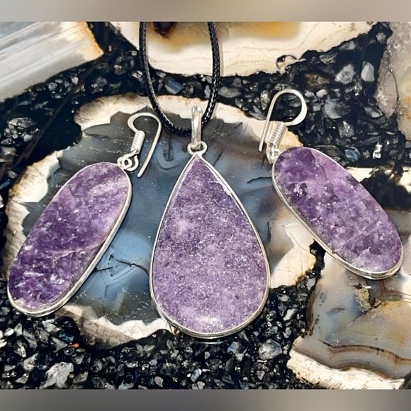 “The Peace Stone” Lepidolite Pendant & Earrings Set - Picture 8 of 17